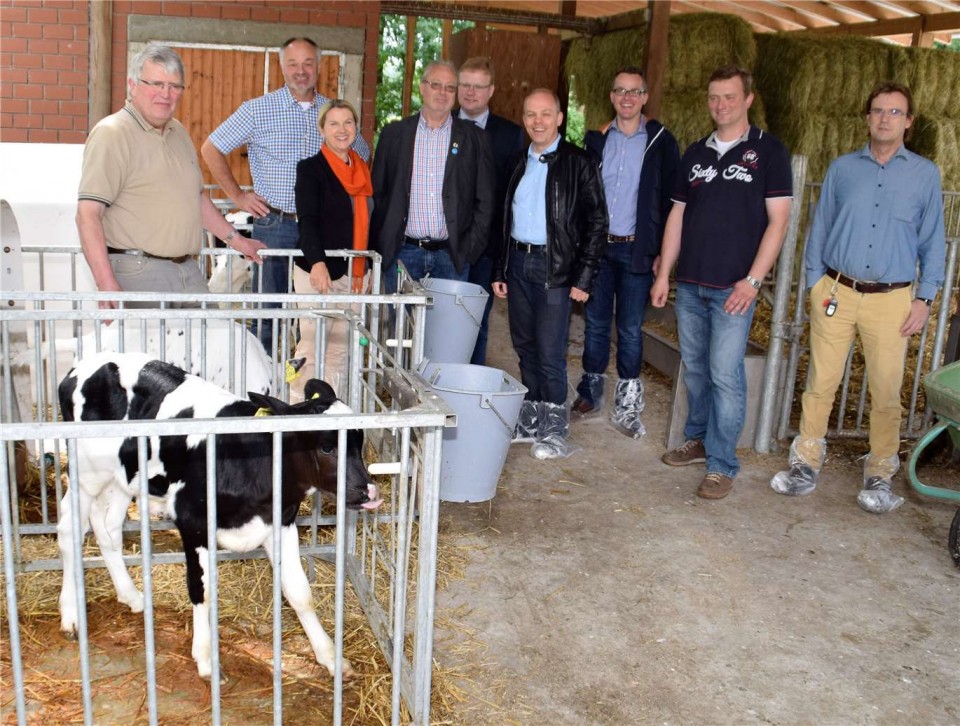 Die Perspektiven der Milchviehbetriebe an der Ems standen im Mittelpunkt einer Infoveranstaltung des CDU-Arbeitskreises Agrar auf dem Hof Mönch-Tegeder